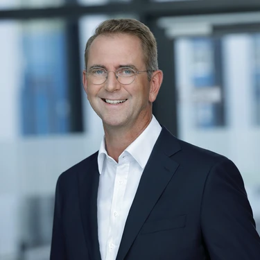 Gunther Schuh 053 12x18