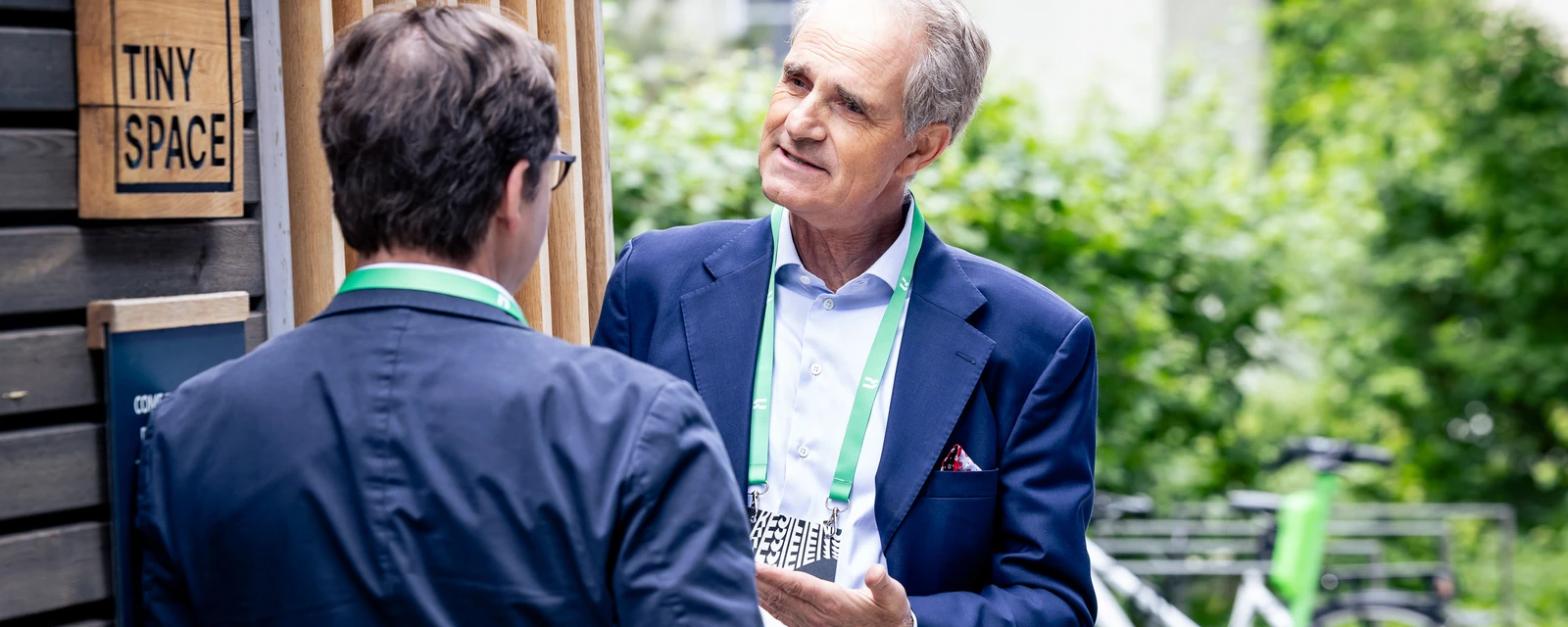 Forum UnternehmerTUM - Discussion between two men