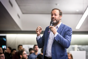 UTUM E Night 9514 hires