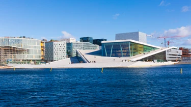 Operaen sett fra havnepromenaden VO07018 Foto Didrick Stenersen