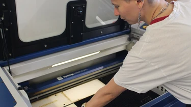 G LAS 001 E by women for women Laser Cutter for Beginners ENGLISH A