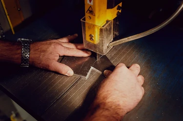 G MT 001 E Metal Workshop for Beginners Cutting Drilling and Grinding ENGLISH B