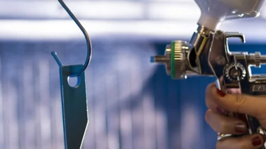 G OV 002 Spritzlackieren mit Becherpistole fur Einsteiger A