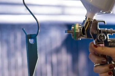 G OV 002 Spritzlackieren mit Becherpistole fur Einsteiger A