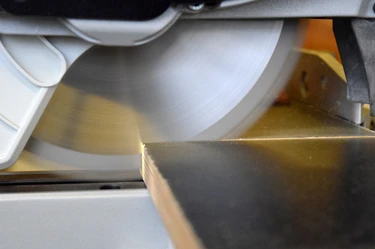 M HO 001 E Wood Workshop for Beginners ENGLISH B