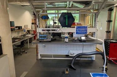 G ELE 200 Soldering and measuring workstation 2