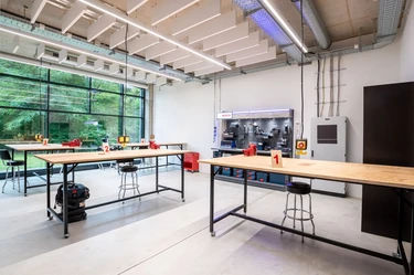 M Hub Table 2
